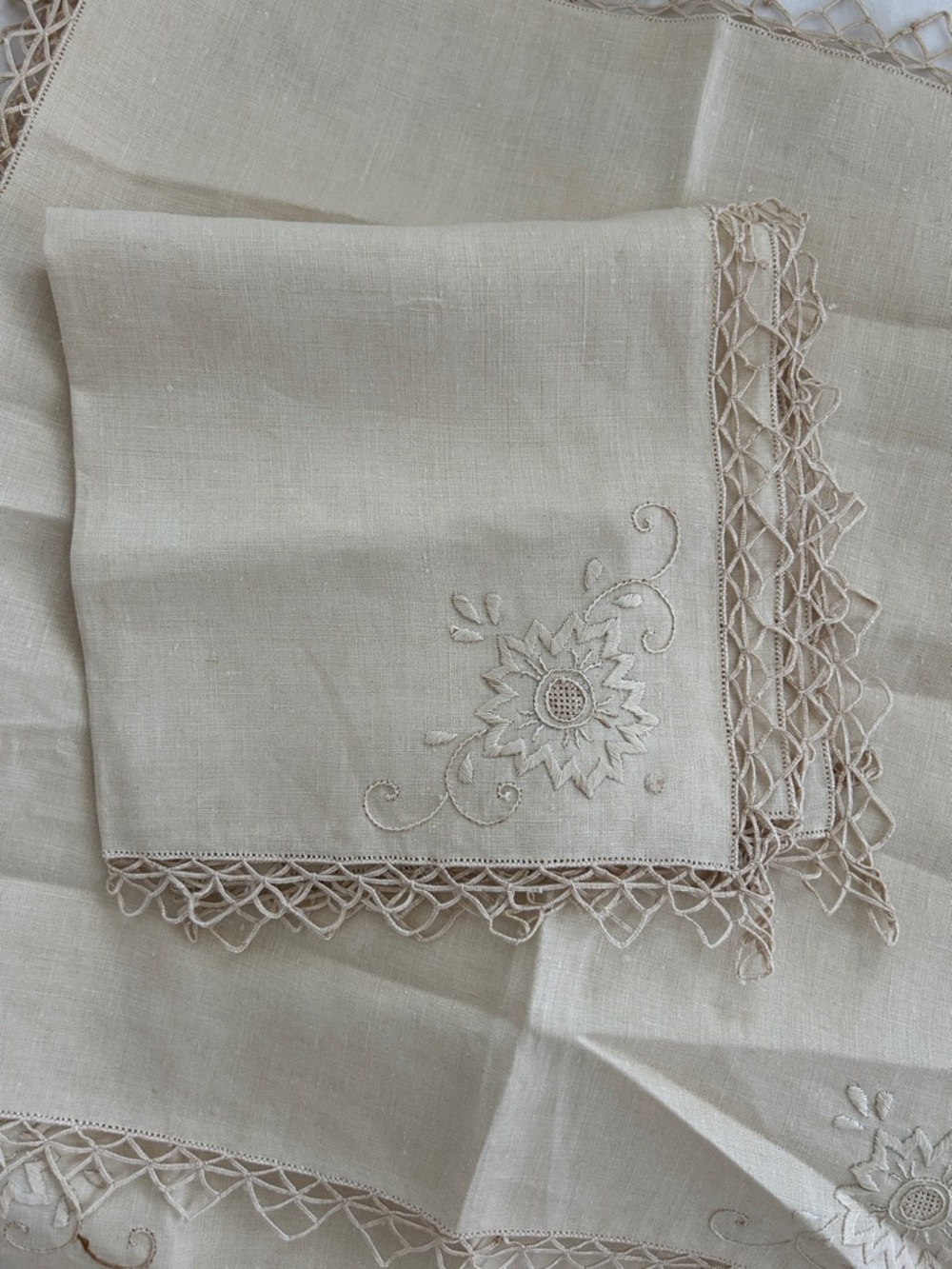 12 Embroidered Linen or cotton table napkin with Lace Trim - Cream vintage